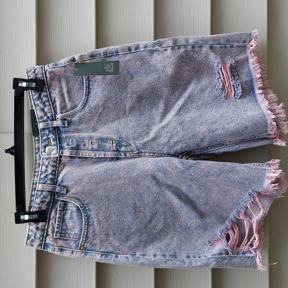wild fable Pants - NWT Wild fable  high-rise Bermuda shorts. Size 6